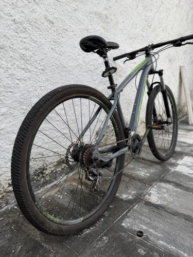Bicicleta OGGI- Como Nova, Sem Defeitos