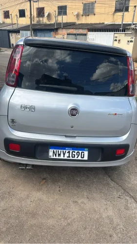 Fiat Uno Sporting 1.4 EVO Fire Flex 8V 4P 2012