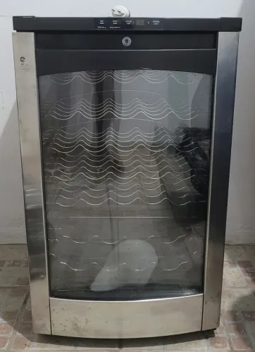 Adega Climatizada Inóx GE Profile 29 Garrafa