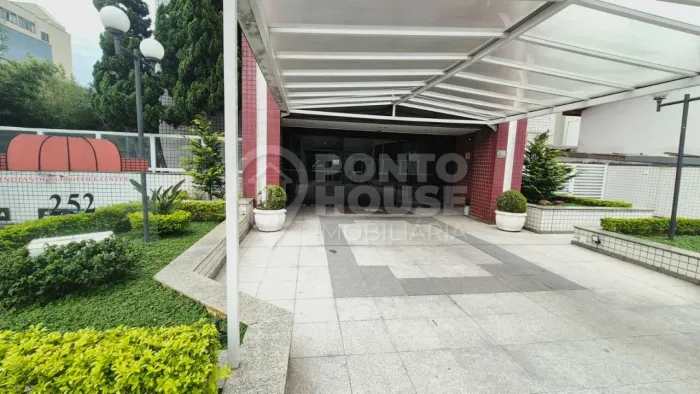 Conjunto comercial, 3 banheiros e 2 vagas, próximo ao metrô São Judas