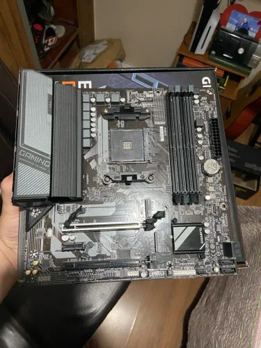 Placa Mãe B550M Gigabyte Gaming X WiFi B550 AMD AM4