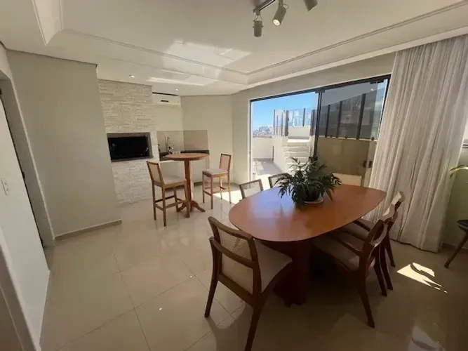 Cobertura  3 quartos - piscina - 277m² privativos - Campinas - São José - SC