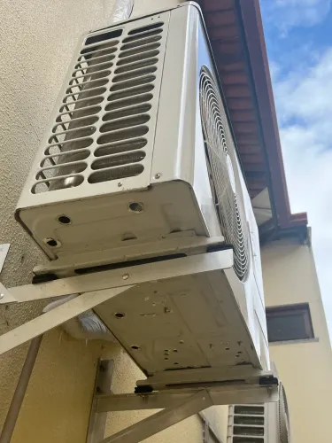 Ar condicionado 22000 btus LG inverter V em excelente estado.