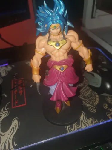 Boneco (Action Figure) Broly Dragon Ball Z