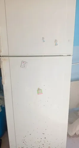 Vendo geladeira com defeito