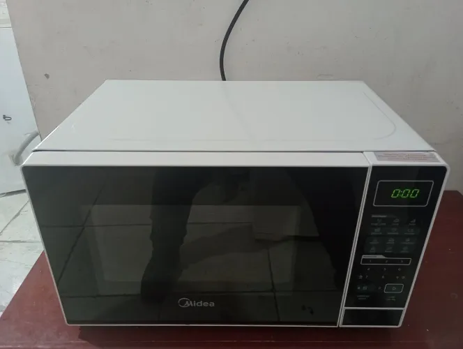 Microondas Midea 20 lts