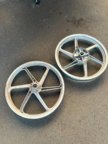 Par de Rodas Originais Honda em Liga Leve