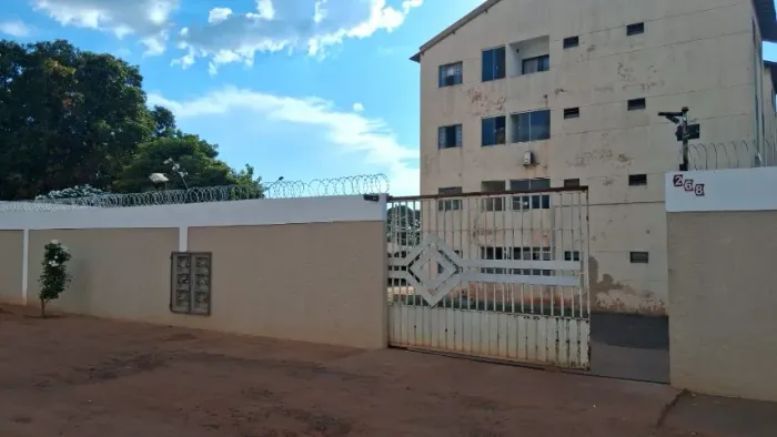 Ape térreo tijuca. 3 quartos com suíte, sacada, sala 2 ambiente, cozinha, copa e despensa.