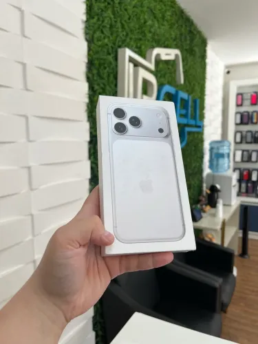 iPhone 17 Pro Max - 256GB Lacrado - Silver