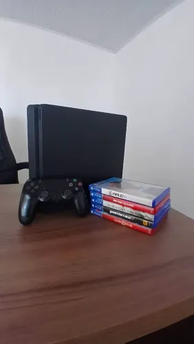 PLAYSTATION 4 SLIM 500GB + 1 CONTROLE + 5 JOGOS EM MÍDIA FÍSICA + JOGOS DIGITAIS