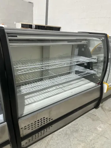Balcão de ar forçado para bolos e tortas