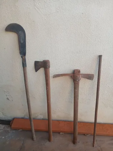 Picareta, Machado, Foice e Ponteiro