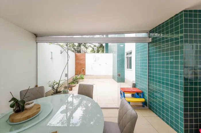 Apartamento com área gourmet e área externa no Bom Pastor para venda