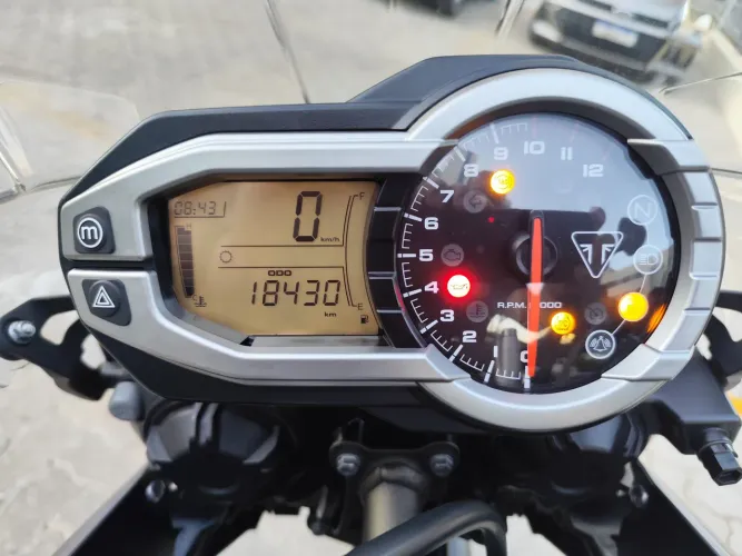 Tiger 800 XCX 2015 super nova! Apenas 18.500 km.
