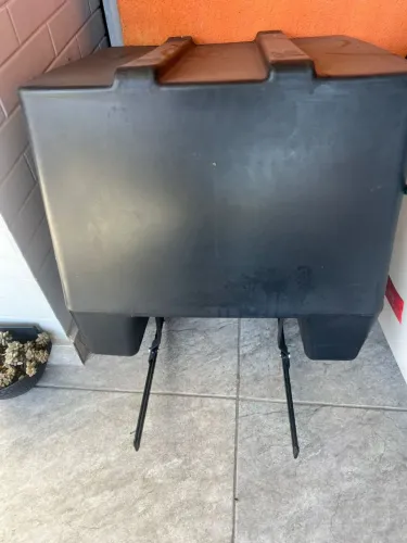 Caixinha baú de moto+ Suporte seminovo