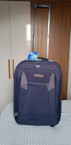 MALA DE VIAGEM MÉDIA NOVA R$ 65,00