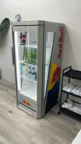 Vendo geladeira expositor Red Bull 220V