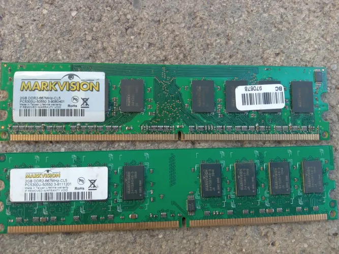Conjunto de pentes de memória DDR2