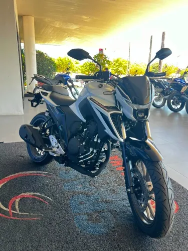 Yamaha FZ25 CONNECTED