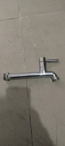 Vendo uma torneira de pia