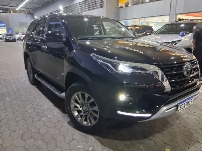 Toyota Hilux SW4 SRX 4X4 2.8 TDI 16V Dies. Aut. 2024