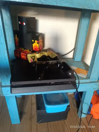 Ps4 em ótimo estado