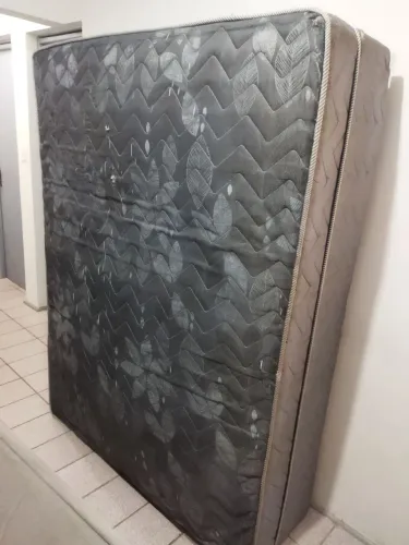 Cama box casal molas usada