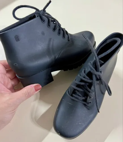 Mini Melissa Bota Preta.