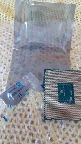 Processador Intel Xeon E5 2650 V3 2650V3 2,3 Ghz 10 núcleos LGA 2011-3 
