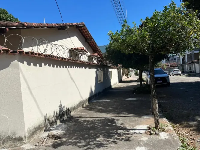 Alugo Casa de 3 quartos sendo 1 suite Jardim Asteca Vila Velha