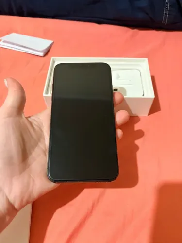 iPhone X usado em excelente estado de conservação