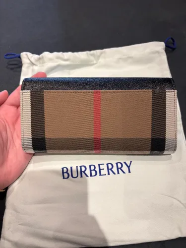 Carteira Burberry original - nova com etiquetas e dust bag