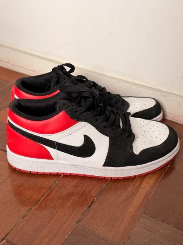 Air Jordan 1 Low "Black Toe" - Autêntico e Clássico