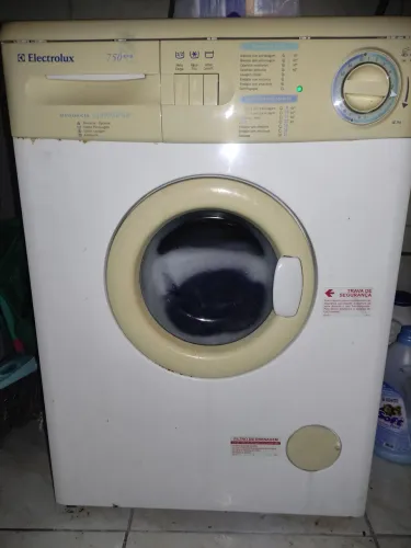 Vende-se máquina de lavar roupas 7,5 kg
