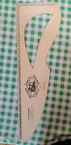 Régua de corte e costura.