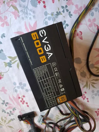 Fonte EVGA 600w