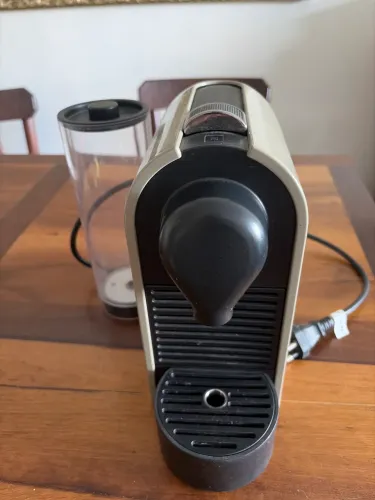 Máquina de café nespresso precisando de conserto