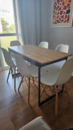 Mesa de escritório em MDF (Escrivaninha), pode ser usada como mesa de jantar pequena
