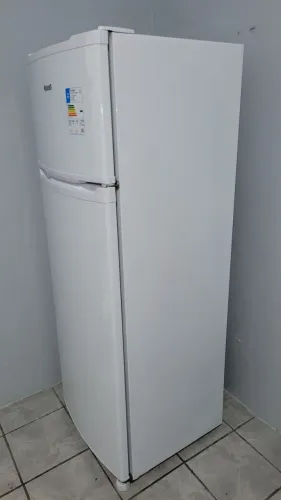 Vende-se geladeira