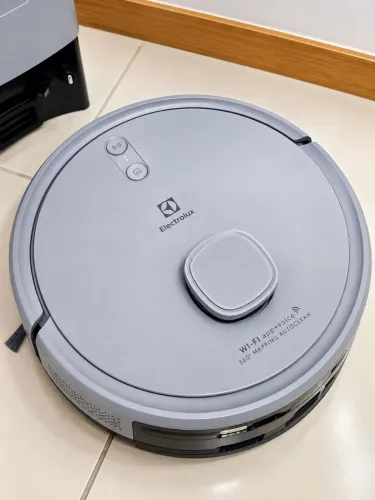 Robô Aspirador Electrolux ERB80