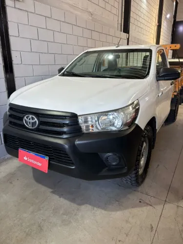 Toyota Hilux CS 4X4 2.8 TDI Diesel Mec. 2024