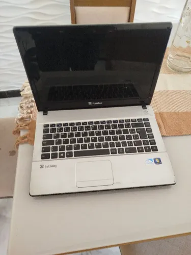 Notebook Celeron Itautec 4 GB SSD 120 GB funcionando