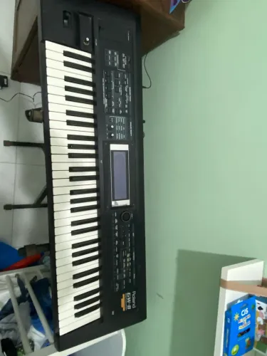 Teclado roland gw8