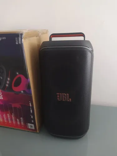 Vendo JBL 7 meses de comprada usada poucas vezes