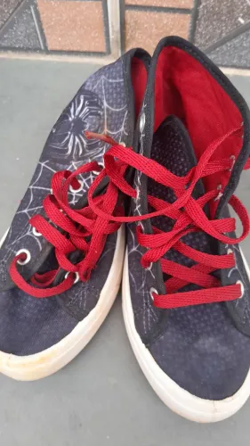 Tênis infantil homem aranha 