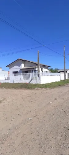 Casa escriturada de esquina na praia de balneário arroio do Silva 