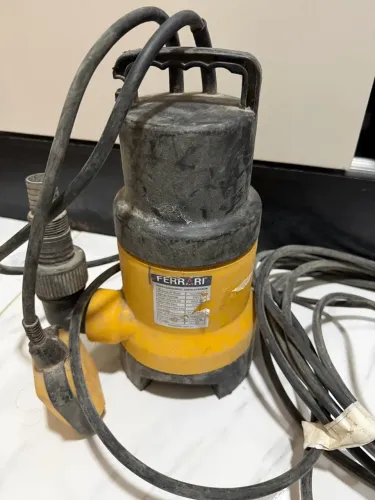 4.7 (11) Bomba Submersível Premium 1Cv 220V ZXW750-A Ferrari Amarela