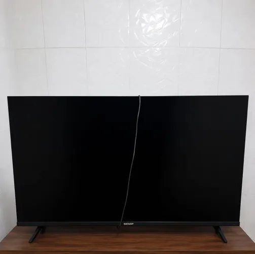 TV SEMP ROKU 50 POLEGADAS COM DEFEITO