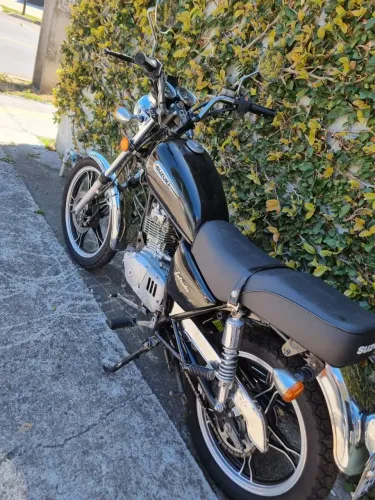  Suzuki 125 Intruder 