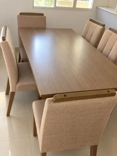 Conjunto de mesa com 5 cadeiras